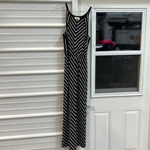 Women’s Maurices, black and white dress size small